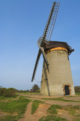 Fototapeta na wymiar bidston windmill