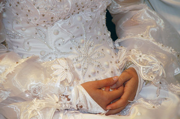 mains de mariée