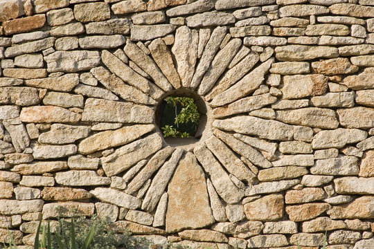 mur en pierre s&eacute;che