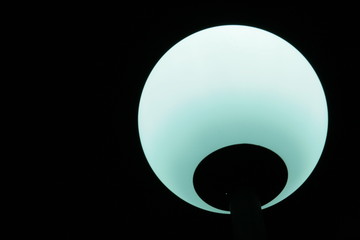 lampadaire rond nuit