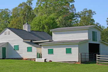 Fototapeta na wymiar farmhouse and barn