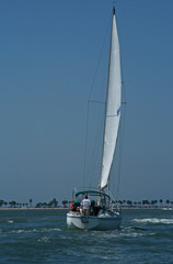 Obraz premium sail boat at sea