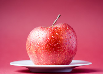 red apple