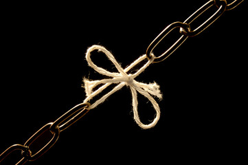 chain debilitated with a cord