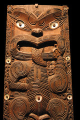 maori statue
