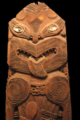 maori statue