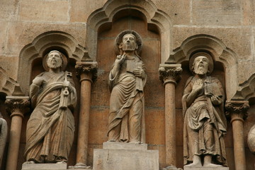 Fototapeta premium budapest church sculpture