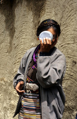 se cacher au tibet