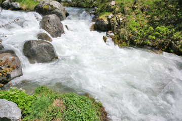 les remous du ruisseau