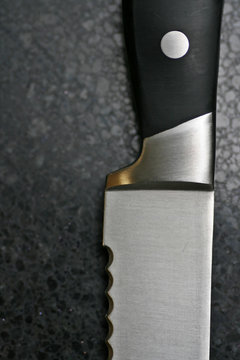 sharp cerated knife