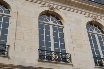 façade austere
