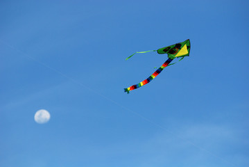 flying to the moon – kite flying