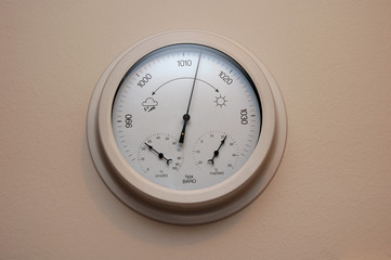 barometer hygrometer thermometer