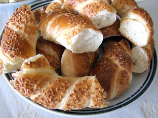 plate of turkish pretzels