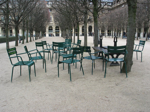 chaises parisiennes