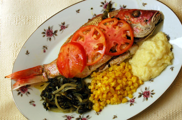huachinango con verduras