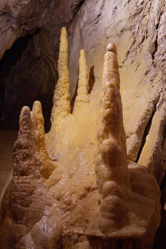 fallos-like stalagmites