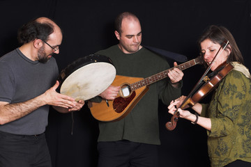 band playing celtic music