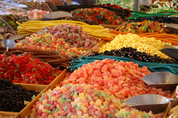 berge von süssigkeiten