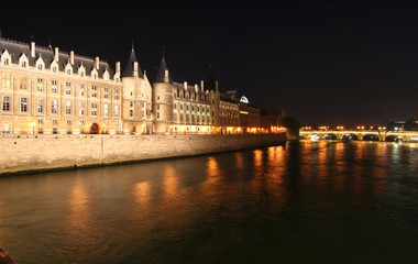 Obraz premium conciergerie in paris