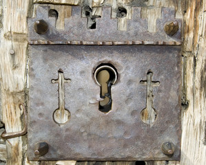 medieval door lock