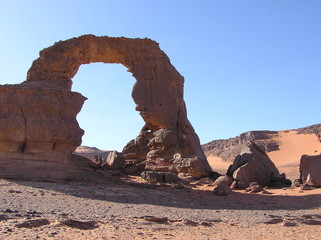 arche de grès dans le désert du sahara algérien