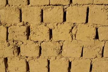 mur de briques de pisé