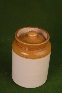 urn2