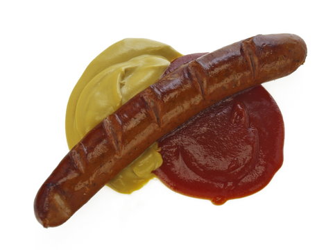 krakauer bratwurst auf senf und ketchup