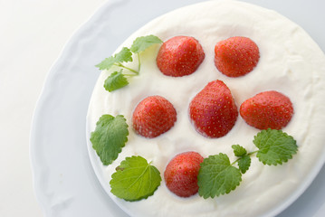 quark - vanille - krem dessert mit erdbeeren - 2