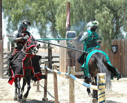 รูปภาพJoust – เลือกดูภาพถ่ายสต็อก เวกเตอร์ และวิดีโอ14,196 | Adobe Stock