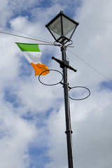 drapeau irlandais et eclairage public
