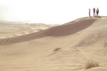 trois randonneurs sur la dune