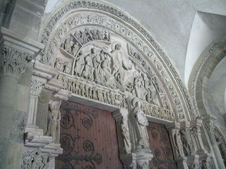 detail portail basilique de vezelay