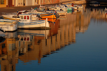 Fototapeta na wymiar mały port z Martigues