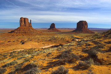 famous mitten-mountains in american southwest