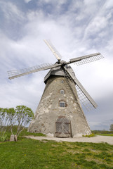 Fototapeta na wymiar windmill against blue sky