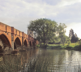 Fototapeta na wymiar średniowieczny most wielki barford