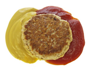 frikadelle auf ketchup und senf
