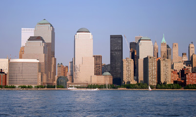 Fototapeta premium the lower manhattan skyline at sunset