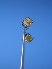 réverbère.