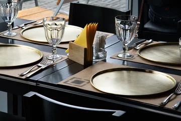 Foto auf Acrylglas Restaurant table at the restaurant