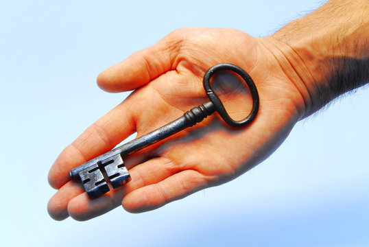 schl&uuml;ssel&uuml;bergabe