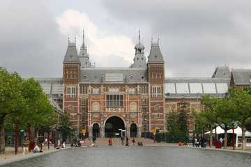 amsterdam:  7 © Nessa Gnatoush