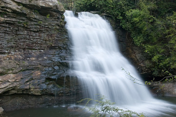 Fototapeta na wymiar błotnisty Creek Falls, Maryland, USA