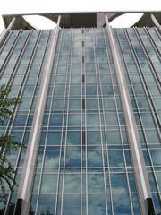 Obraz premium Beautiful Glass Building in Singapore