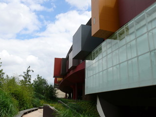 façade moderne du musée du quai branly
