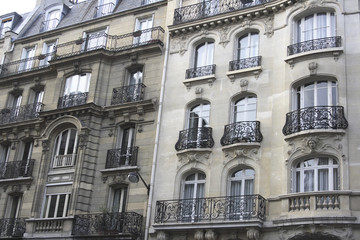 Fototapeta na wymiar parisian apartments