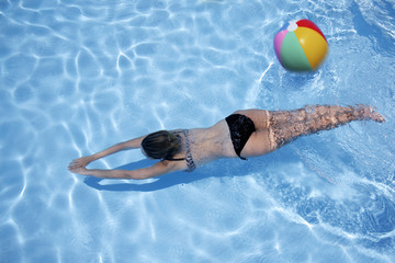mujer en el agua