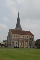 Fototapeta na wymiar Kościół Villeneuve le-Comte